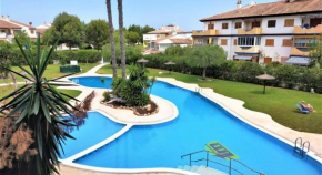 Casa Angel, Mil Palmeras beach, 900 m to the sea, communal swimming pool